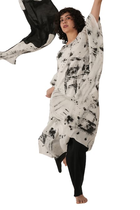 Khat_Black Silk Round Neck Textured Print Kaftan Set _Online_at_Aza_Fashions