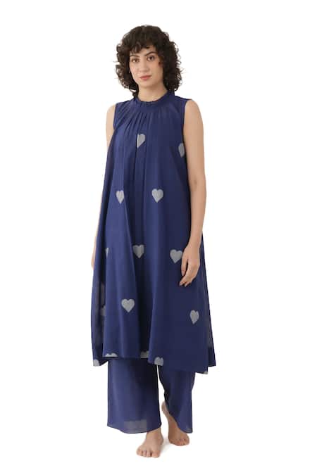 Khat_Blue Handloom Cotton Round Neck, Yes Hand Woven Jamdani Kurta Set _Online_at_Aza_Fashions
