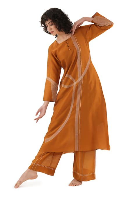 Buy_Khat_Orange Chanderi Silk Embroidery Round Neck Straight Kurta Set 