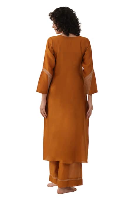 Khat Straight Embroidered Chanderi Silk Kurta Set 