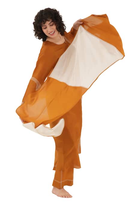 Khat_Orange Chanderi Silk Embroidery Round Neck Abstract Pattern Kurta Set _Online_at_Aza_Fashions