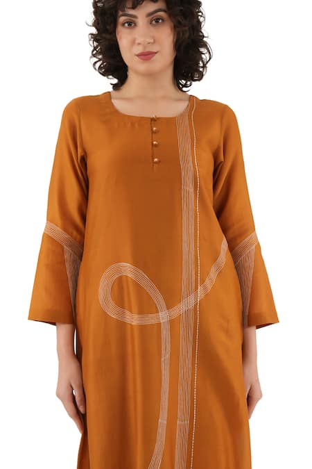 Buy_Khat_Orange Chanderi Silk Embroidery Round Neck Abstract Pattern Kurta Set 
