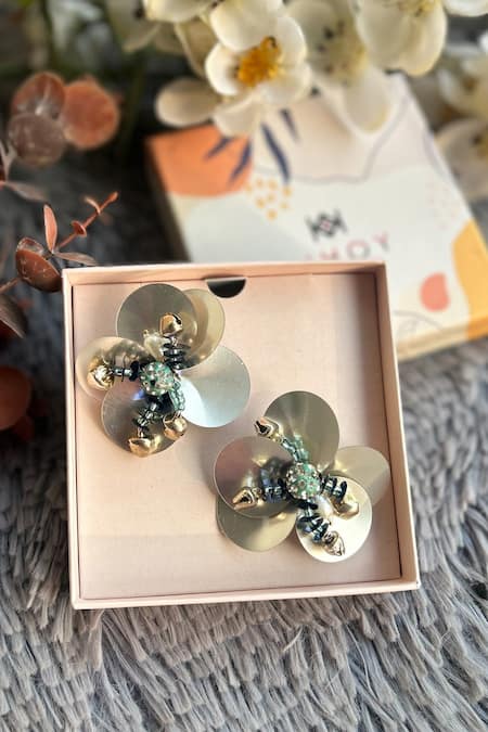 Buy_KIHOY_Silver Plated Sequins, Beads, Pearls Color Flower Stud Earrings _Online_at_Aza_Fashions