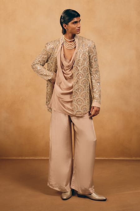 Mukti And Kavith Casa Scallop Embroidered Jacket & Kurta Set 