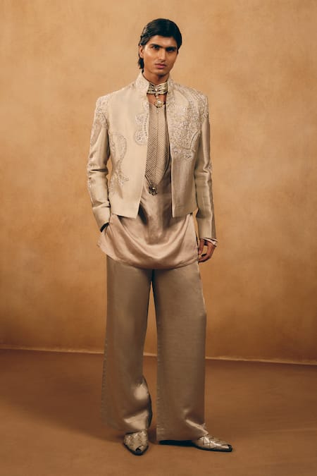 Mukti And Kavith Casa Embroidered Short Jacket & Kurta Set 