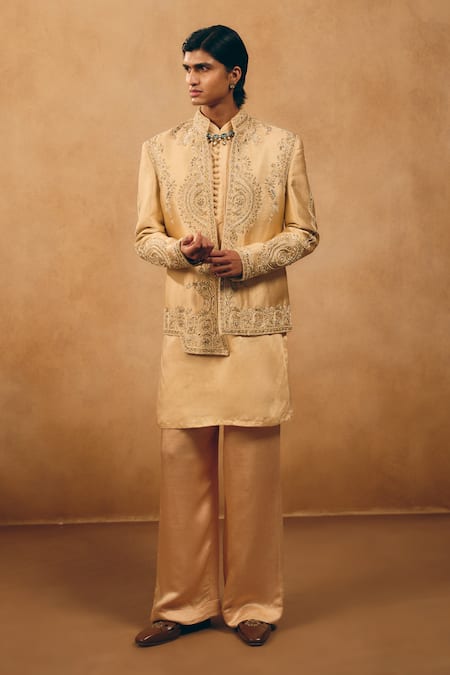 Mukti And Kavith Casa Geometric Embroidered Bundi & Kurta Set 