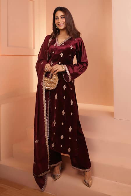 Karaj Jaipur Wine Velvet Kurta Set 