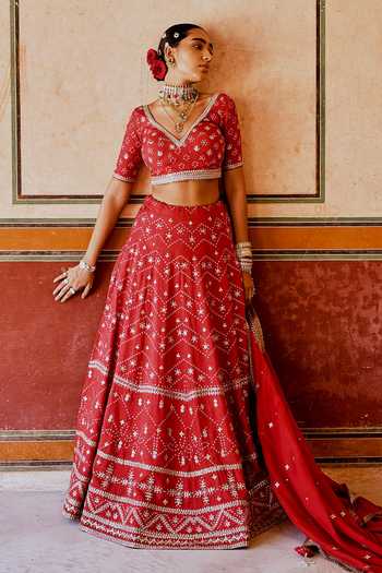 Buy_Karaj Jaipur_Red Cotton, Organza, Muslin Embroidery Scoop Neck Fiza Bandhani Lehanga Set 