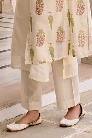 Buy_Karaj Jaipur_Cream Chanderi, Cotton Embroidery, Gota Patti V-neck, Yes Kurta Set _Online_at_Aza_Fashions