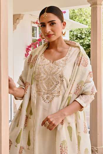 Buy_Karaj Jaipur_Cream Chanderi, Cotton Embroidery, Gota Patti V-neck, Yes Kurta Set 
