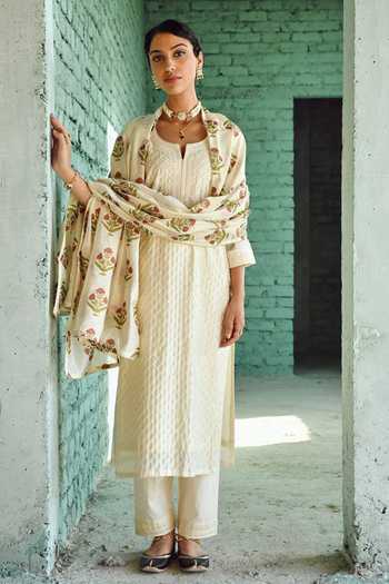 Karaj Jaipur Thread Embroidered Chanderi Kurta Set 
