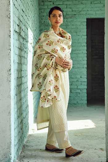 Buy_Karaj Jaipur_Cream Cotton, Chanderi Embroidery Split V-neck Thread Kurta Set 