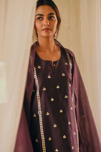 Karaj Jaipur Purple Chanderi, Kota Doria, Cotton Embroidery, Sequins Split V-neck, Kurta Set Online at Aza Fashions Karaj Jaipur_Purple Chanderi, Kota Doria, Cotton Embroidery, Sequins Split V-neck, Kurta Set _Online_at_Aza_Fashions