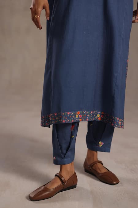 Buy_Roza_Blue Linen V-neck, Yes Seraphina Printed Phiran Kurta And Pant Set _Online_at_Aza_Fashions