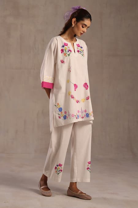 Roza_Pink Linen Split V-neck Beatrice Printed Kurta And Pant Set _Online_at_Aza_Fashions