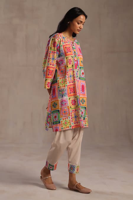 Roza_Multi Color Linen Round Neck Isabella Patchwork Print Kurta And Pant Set _Online_at_Aza_Fashions