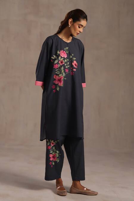 Buy_Roza_Pink Linen Round Neck Alyza Floral Print Kurta And Pant Set _Online_at_Aza_Fashions