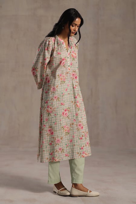 Shop Roza Pink Linen Split V-neck, Yes Petra Printed Kurta And Pant Set Online at Aza Fashions Shop_Roza_Pink Linen Split V-neck, Yes Petra Printed Kurta And Pant Set _Online_at_Aza_Fashions