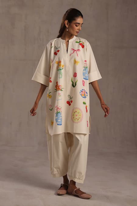 Shop Roza Ivory Linen Mandarin Collar, Yes Georgina Abstract Print Kurta And Pant Set Online at Aza Fashions Shop_Roza_Ivory Linen Mandarin Collar, Yes Georgina Abstract Print Kurta And Pant Set _Online_at_Aza_Fashions