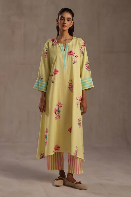 Roza_Pink Linen Round Neck Madeline Printed Kurta And Pant Set _at_Aza_Fashions