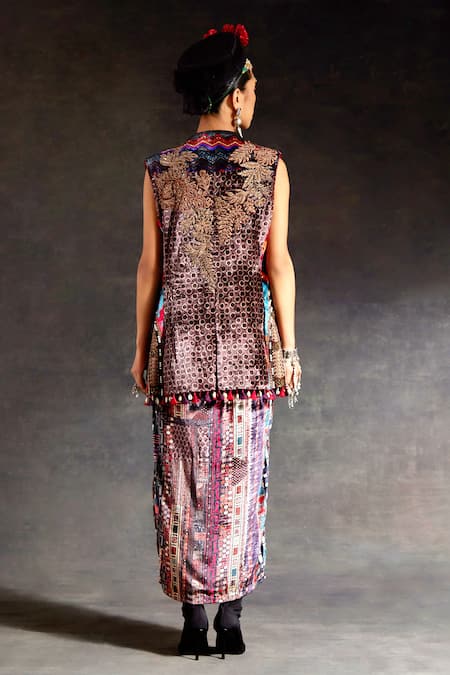 Aseem Kapoor Ruhi Embroidered Sleeveless Jacket 