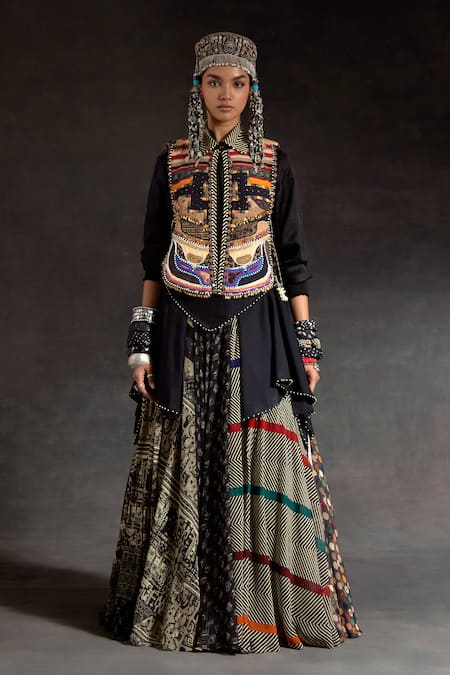 Aseem Kapoor Zuri Embroidered Gilet & Skirt Set 