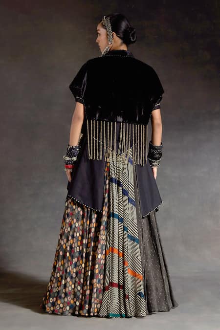 Aseem Kapoor Zoa Embroidered Cropped Trench & Skirt Set 