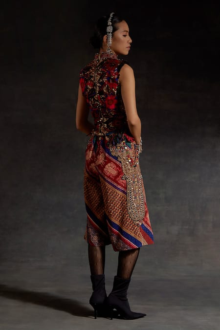 Aseem Kapoor Inaq Embroidered Floral Top & Culotte Shorts Set 