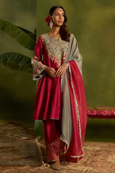 Buy_Kritika Dawar_Pink Silk, Tissue Embroidery, Zari, Applique Split Aafreen Hand Kurta Set _Online_at_Aza_Fashions
