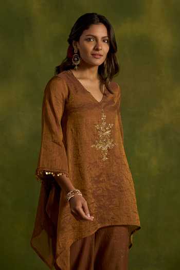 Buy_Kritika Dawar_Brown Chanderi, Tissue Embroidery, Tassels Sitara Asymmetric Kurta And Pant Set _Online_at_Aza_Fashions