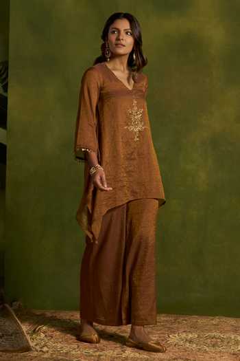 Kritika Dawar_Brown Chanderi, Tissue Embroidery, Tassels Sitara Asymmetric Kurta And Pant Set _at_Aza_Fashions