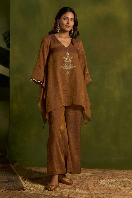 Kritika Dawar Sitara Asymmetric Embroidered Kurta & Pant Set 