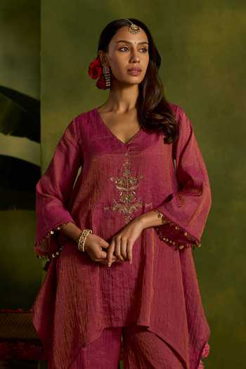 Kritika Dawar_Pink Chanderi, Tissue Tassels V-neck, Yes Sitara Asymmetric Hem Kurta And Pant Set _at_Aza_Fashions