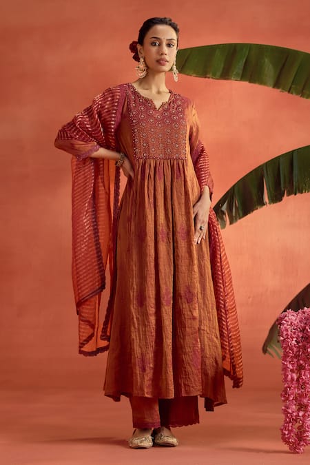 Kritika Dawar Gulnaaz Thread Embroidered A-Line Kurta Set 