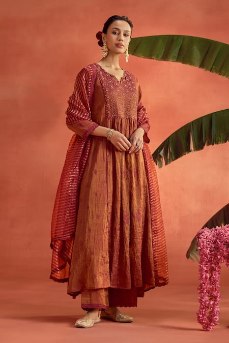 Kritika Dawar_Magenta Chanderi, Tissue, Silk Organza Gulnaaz Thread A-line Kurta Set _Online_at_Aza_Fashions