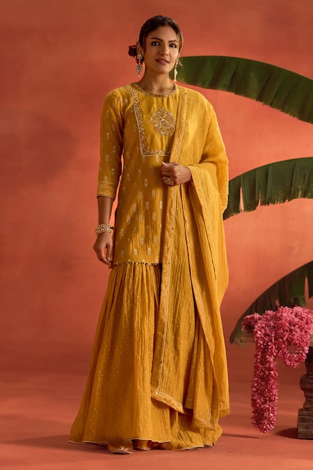 Kritika Dawar Nargis Zari Embroidered Short Kurta Gharara Set 