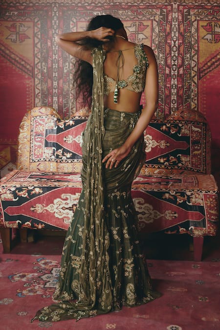 Aditi Gupta Pre-Draped Saree With Floral Chatai Work Blouse 