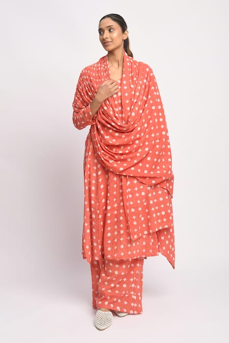 Buy_JAYATI GOENKA_Pink Cotton Smocking V-neck Printed Kurta Set _Online_at_Aza_Fashions