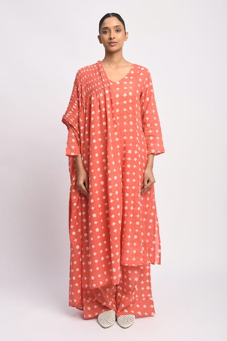 Shop_JAYATI GOENKA_Pink Cotton Smocking V-neck Printed Kurta Set _Online_at_Aza_Fashions
