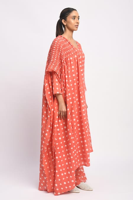 JAYATI GOENKA_Pink Cotton Smocking V-neck Printed Kurta Set _at_Aza_Fashions