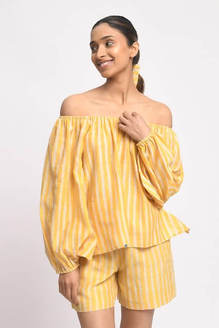Buy_JAYATI GOENKA_Yellow Cotton, Chanderi Silk Off-shoulder Sandy Printed Top And Shorts Set 