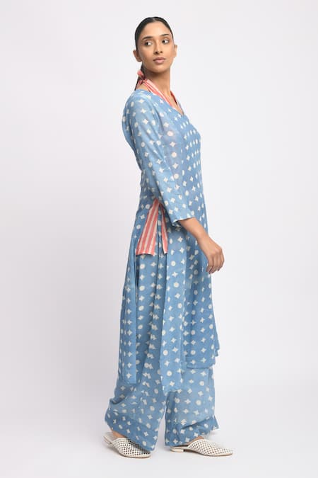 JAYATI GOENKA_Blue Cotton, Chanderi Silk V-, Yes, Halter Sky Printed Kurta And Pant Set _Online_at_Aza_Fashions
