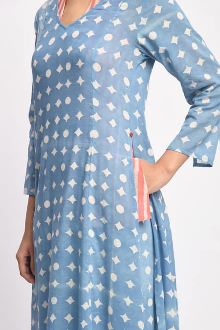 Buy_JAYATI GOENKA_Blue Cotton, Chanderi Silk V-, Yes, Halter Sky Printed Kurta And Pant Set 