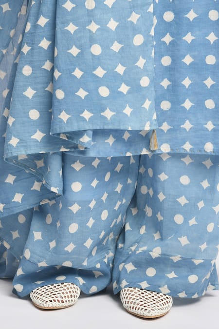 Shop_JAYATI GOENKA_Blue Cotton V-neck, Yes Cloud Printed Kurta Set 