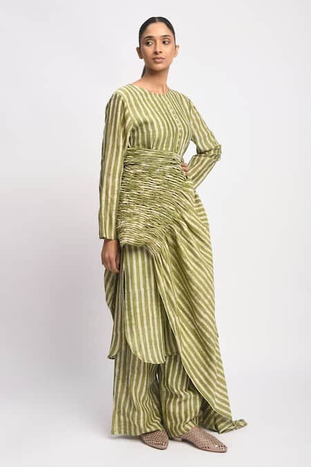 JAYATI GOENKA_Green Silk, Cotton, Chanderi Smocking Round Neck, Yes Earth Printed Kurta Set _Online_at_Aza_Fashions