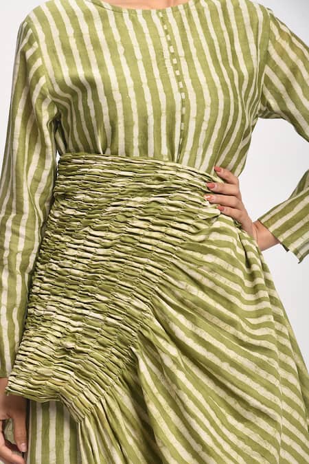 Shop_JAYATI GOENKA_Green Silk, Cotton, Chanderi Smocking Round Neck, Yes Earth Printed Kurta Set 