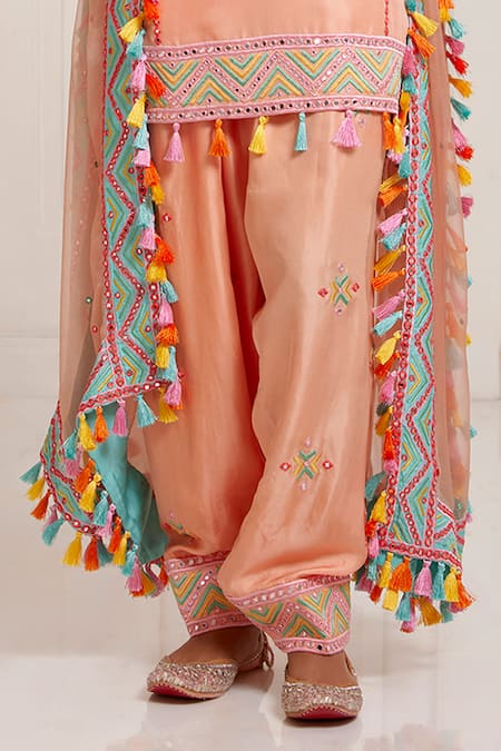 Buy_Surily G_Peach Silk, Organza Embroidery, Tassels Round Neck Geometric Kurta Set _Online_at_Aza_Fashions