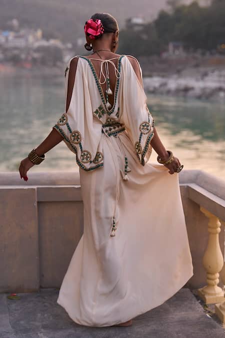 Surily G Embroidered Crepe Kaftan & Belt 