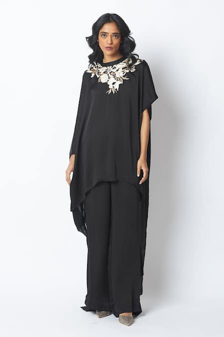 Buy_Madder Much_Black Crepe, Satin Embroidery Round Neck Anisa Vintage Flowy Kaftan Set _Online_at_Aza_Fashions