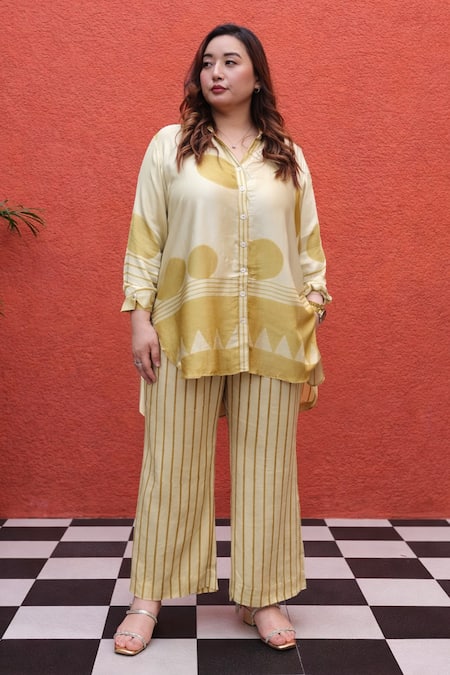 Prahnaaya Geometric Pattern Shirt & Pant Set 